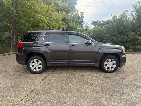 Used 2016 GMC Terrain SLE AWD/4WD image 2