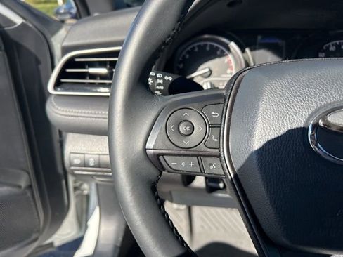 Used 2022 Toyota Camry SE w/ Convenience Package image 18