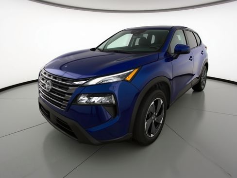 Used 2025 Nissan Rogue SV FWD image 3