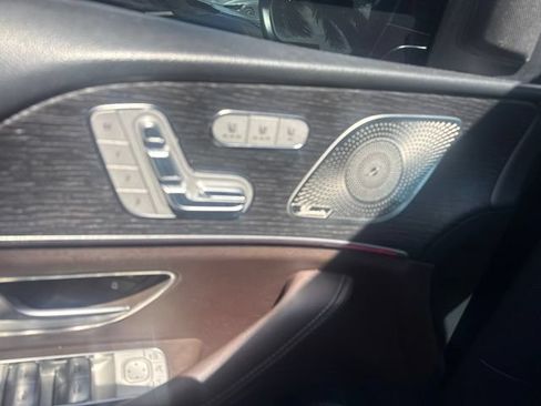 Used 2023 Mercedes-Benz GLS 450 4MATIC image 11