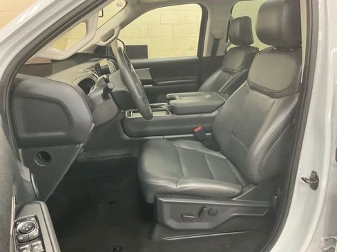 Used 2025 Ford Expedition Active image 8