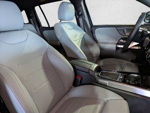Used 2026 Mercedes-Benz GLB 250 image 22