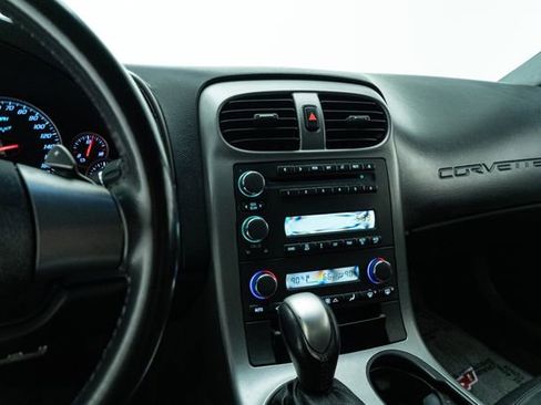 Used 2006 Chevrolet Corvette Coupe w/ Preferred Equipment Group image 23