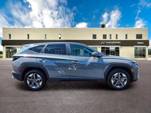 Certified 2025 Hyundai Tucson SEL AWD/4WD image 2