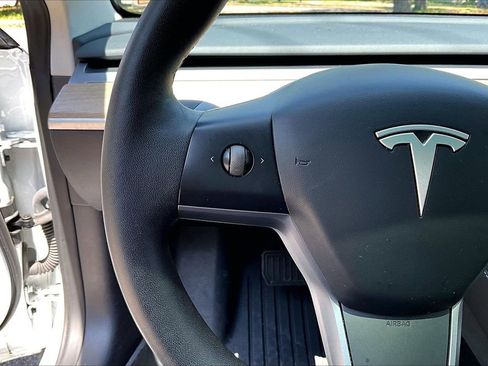 Used 2023 Tesla Model 3 Standard Range RWD image 10