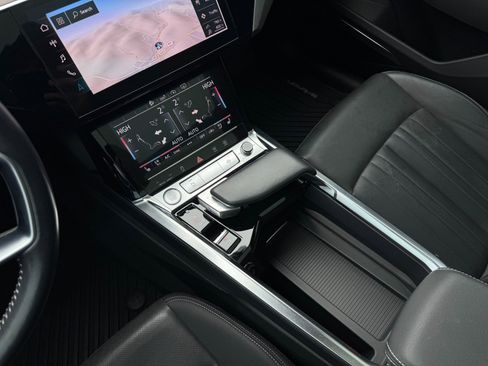 Used 2019 Audi e-tron Premium Plus image 54
