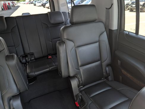 Used 2019 Chevrolet Suburban Premier AWD/4WD image 14