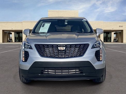 Used 2021 Cadillac XT4 Luxury w/ Cold Weather Package image 2