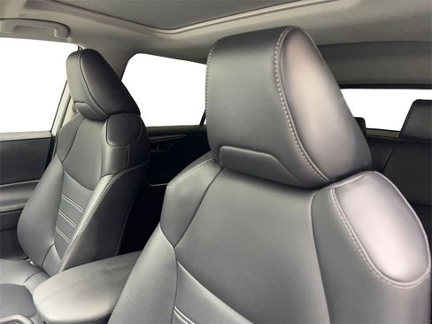 Used 2024 Toyota RAV4 XLE Premium image 28