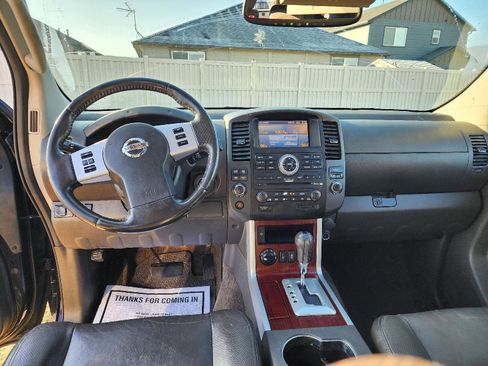 Used 2012 Nissan Pathfinder LE image 11