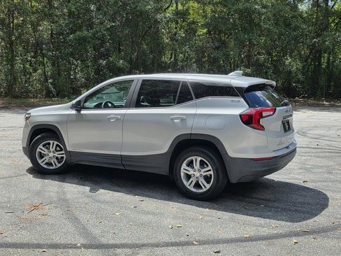 Used 2022 GMC Terrain SLE FWD image 4