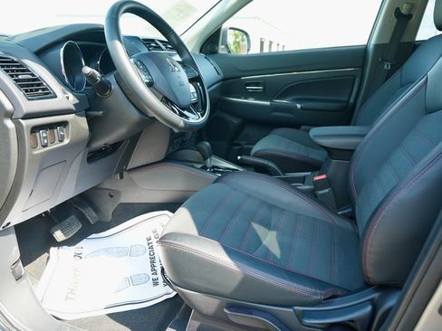 Used 2025 Mitsubishi Outlander Sport SE image 12