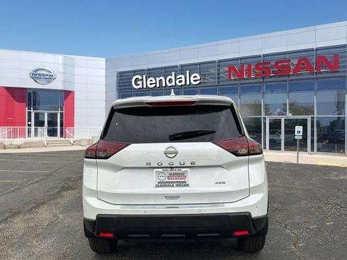 Used 2025 Nissan Rogue SV AWD/4WD image 5
