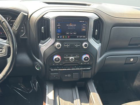 Used 2021 GMC Sierra 1500 SLT w/ SLT Convenience Package AWD/4WD image 15