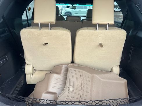 Used 2017 Ford Explorer Limited image 32