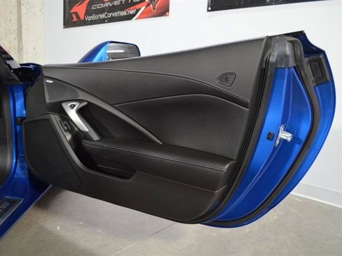 Used 2016 Chevrolet Corvette Stingray Convertible w/ Carbon Flash Badge Package image 20