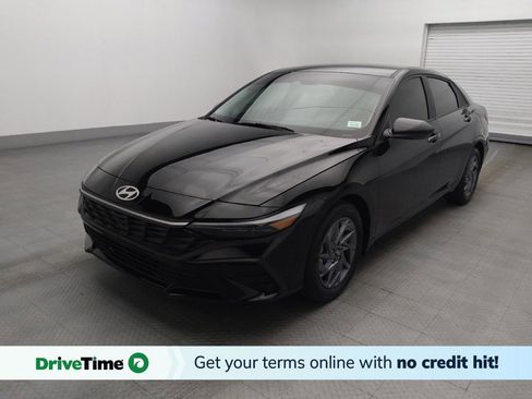Used 2024 Hyundai Elantra SEL FWD image 1