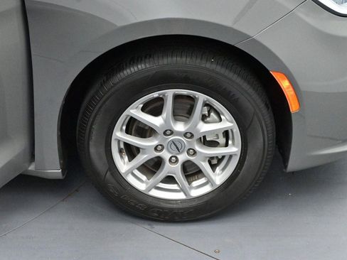 Used 2025 Chrysler Pacifica Select FWD image 63