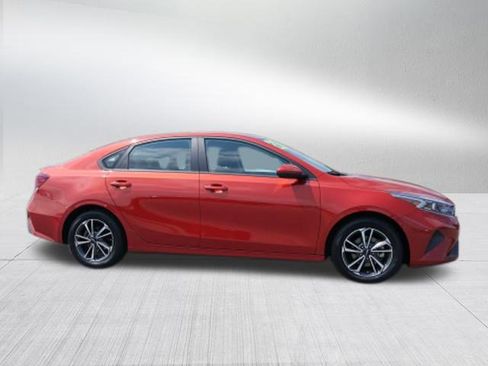 Used 2023 Kia Forte LXS image 2