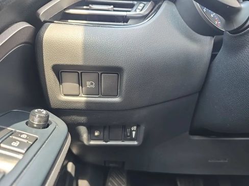 Used 2021 Toyota C-HR LE FWD image 22