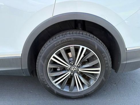 Used 2024 Volkswagen Tiguan SE AWD/4WD image 12