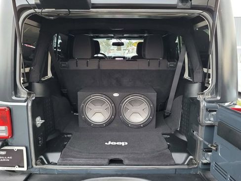 Used 2017 Jeep Wrangler Unlimited Rubicon image 26