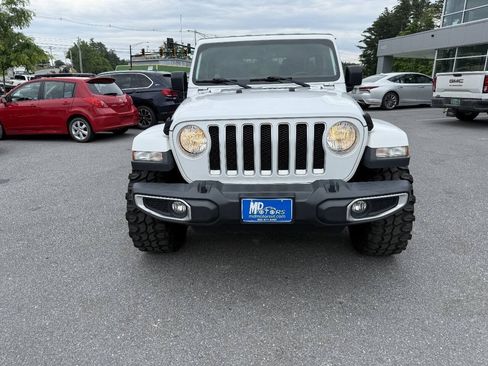 Used 2020 Jeep Wrangler Unlimited Sahara AWD/4WD image 3