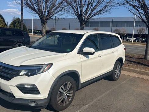 Used 2018 Honda Pilot EX image 2