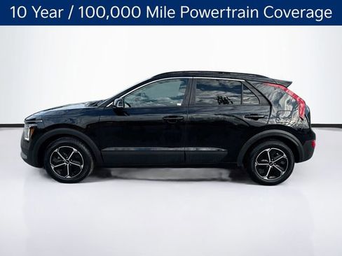 Used 2023 Kia Niro EX image 4