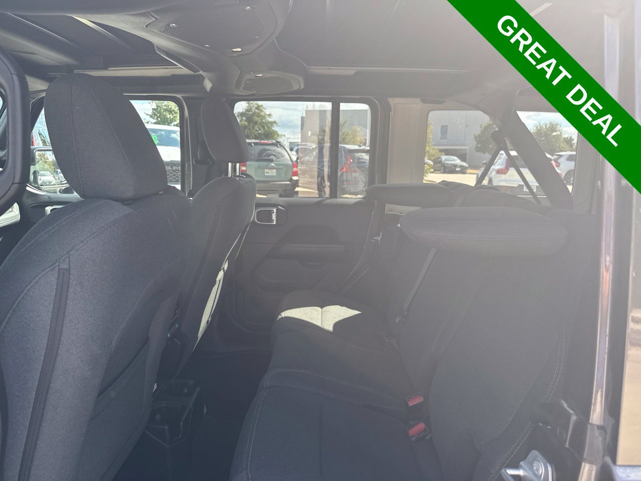 Used 2026 Jeep Wrangler Unlimited Sahara AWD/4WD image 13