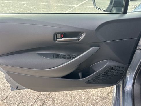 Used 2025 Toyota Corolla LE image 21