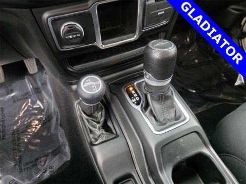 Used 2022 Jeep Gladiator Sport image 25