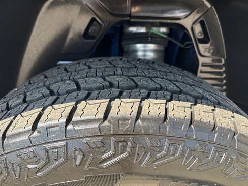 Used 2024 GMC Hummer EV 2X AWD/4WD image 40