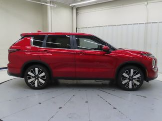 New 2025 Mitsubishi Outlander SE video 2