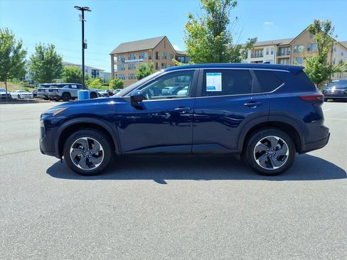 Used 2025 Nissan Rogue SV FWD image 36