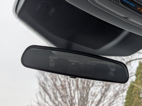 Used 2023 Ford Explorer XLT w/ Equipment Group 202A image 25