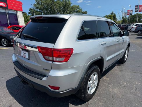 Used 2011 Jeep Grand Cherokee Laredo AWD/4WD image 7
