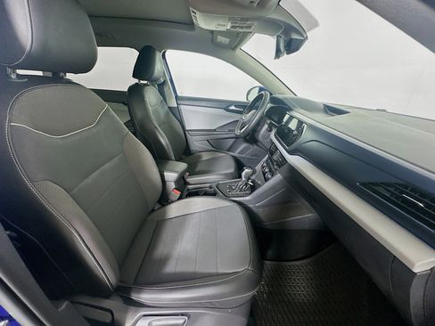 Used 2023 Volkswagen Taos SE w/ Panoramic Sunroof Package FWD image 30