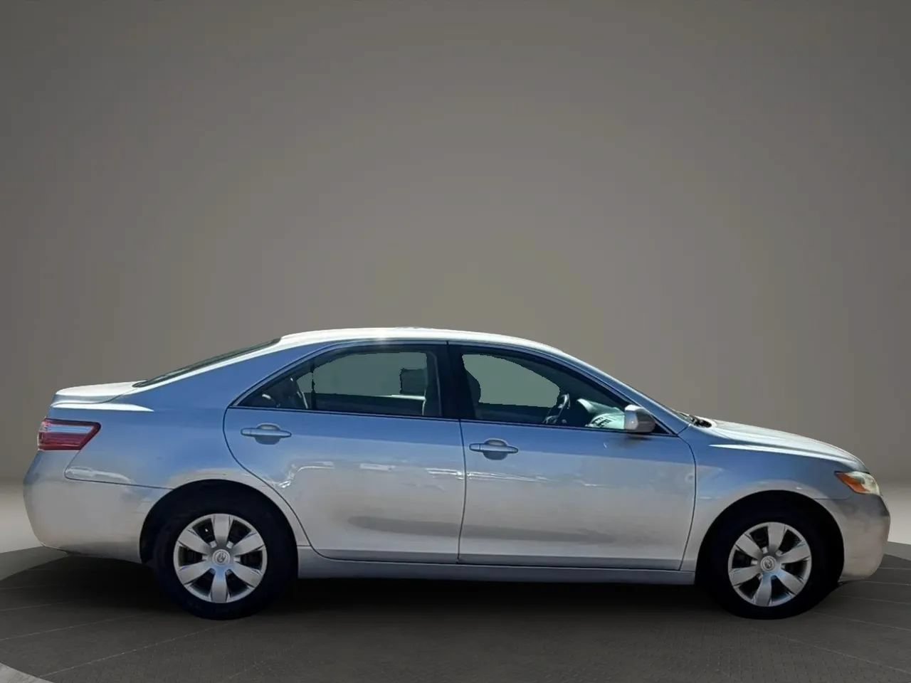 Used 2007 Toyota Camry LE FWD image 4