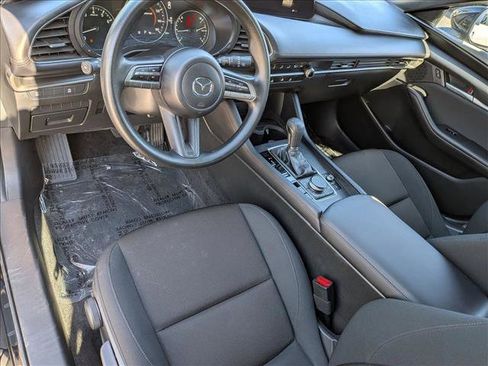 Used 2022 MAZDA MAZDA3 s FWD image 9