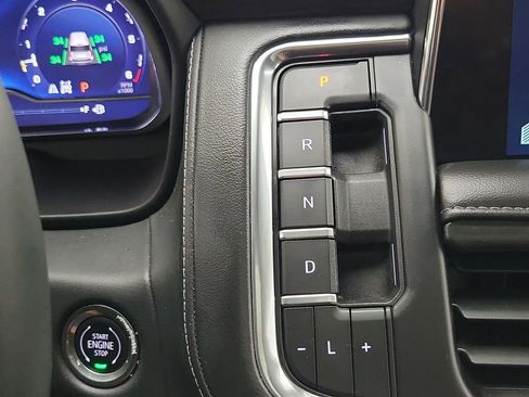 Certified 2024 Chevrolet Tahoe Z71 w/ Luxury Package AWD/4WD image 18