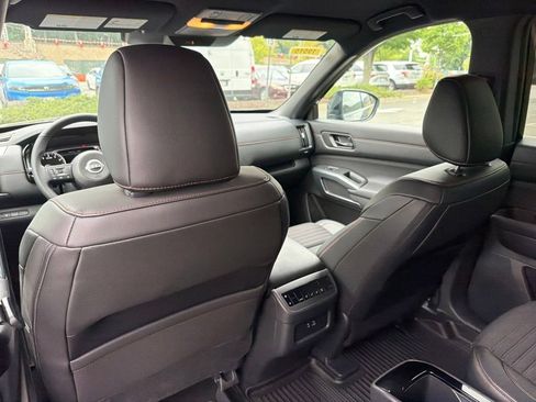 Used 2024 Nissan Pathfinder Rock Creek AWD/4WD image 26