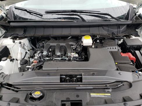 Certified 2025 Nissan Pathfinder SL w/ SL Premium Package image 14