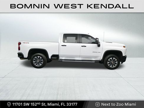 Used 2023 Chevrolet Silverado 2500 Custom w/ Custom Value Package image 6