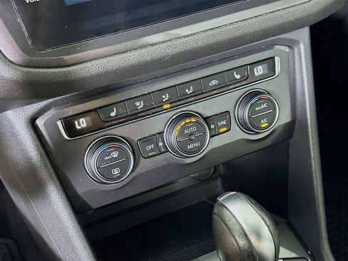 Used 2021 Volkswagen Tiguan SE R-Line image 27