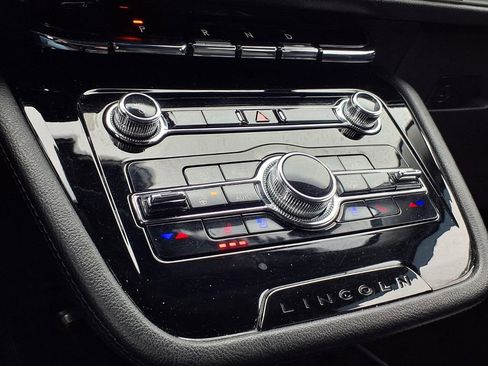 Used 2022 Lincoln Corsair AWD w/ Equipment Group 101A image 13