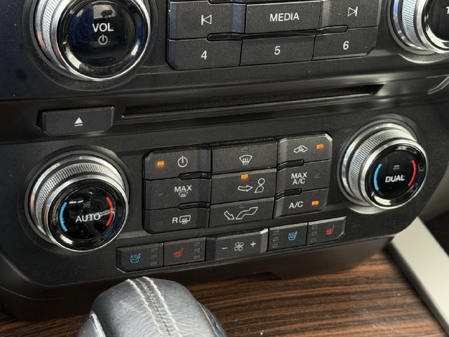 Used 2015 Ford F150 Lariat w/ Equipment Group 502A Luxury RWD image 19