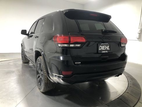 Used 2020 Jeep Grand Cherokee Altitude image 5