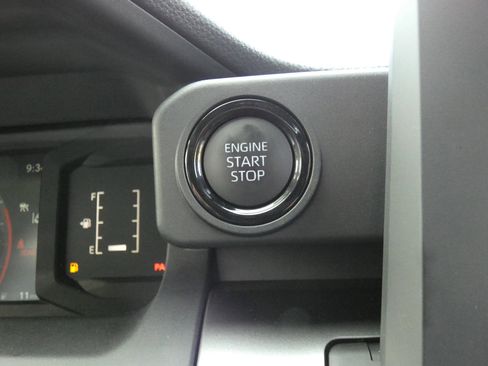 Used 2025 Toyota Tacoma SR5 image 69