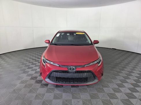 Used 2020 Toyota Corolla LE FWD image 3
